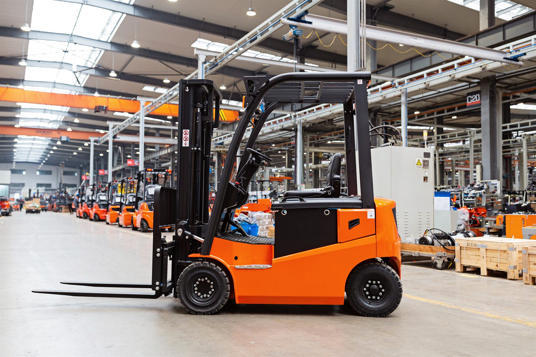 Elektromos homlokvillás targonca a MobilForklift Kft. kínálatából